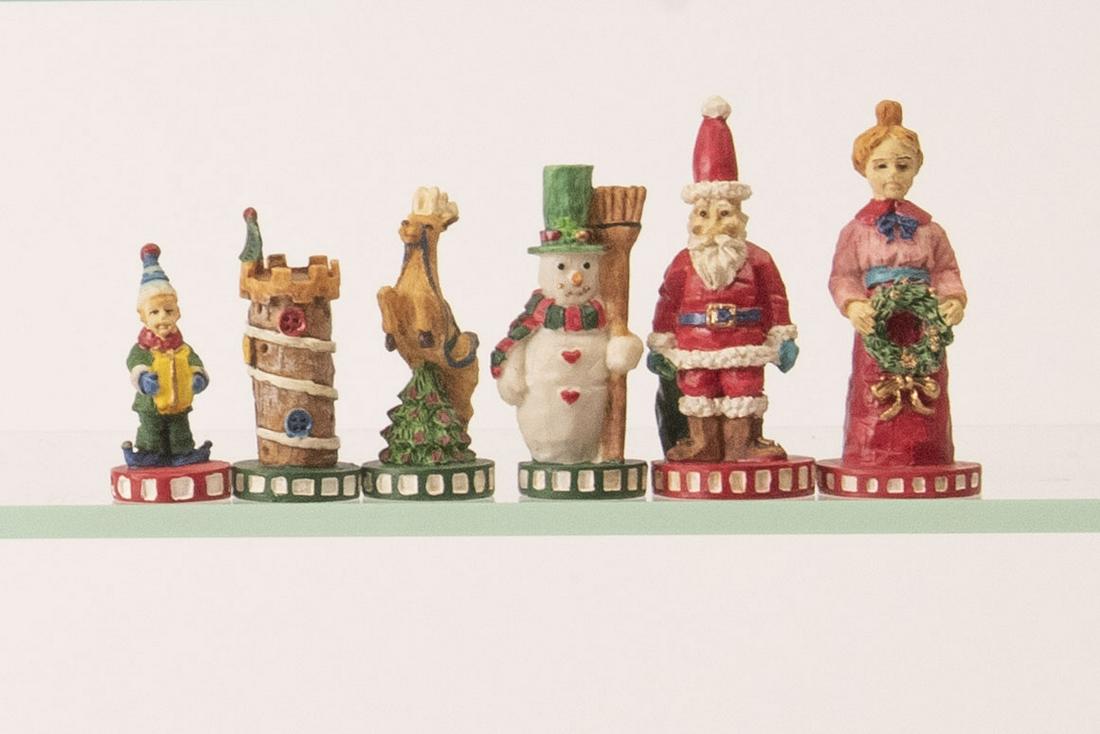 Christmas Chess Set: Christmas Chess Set