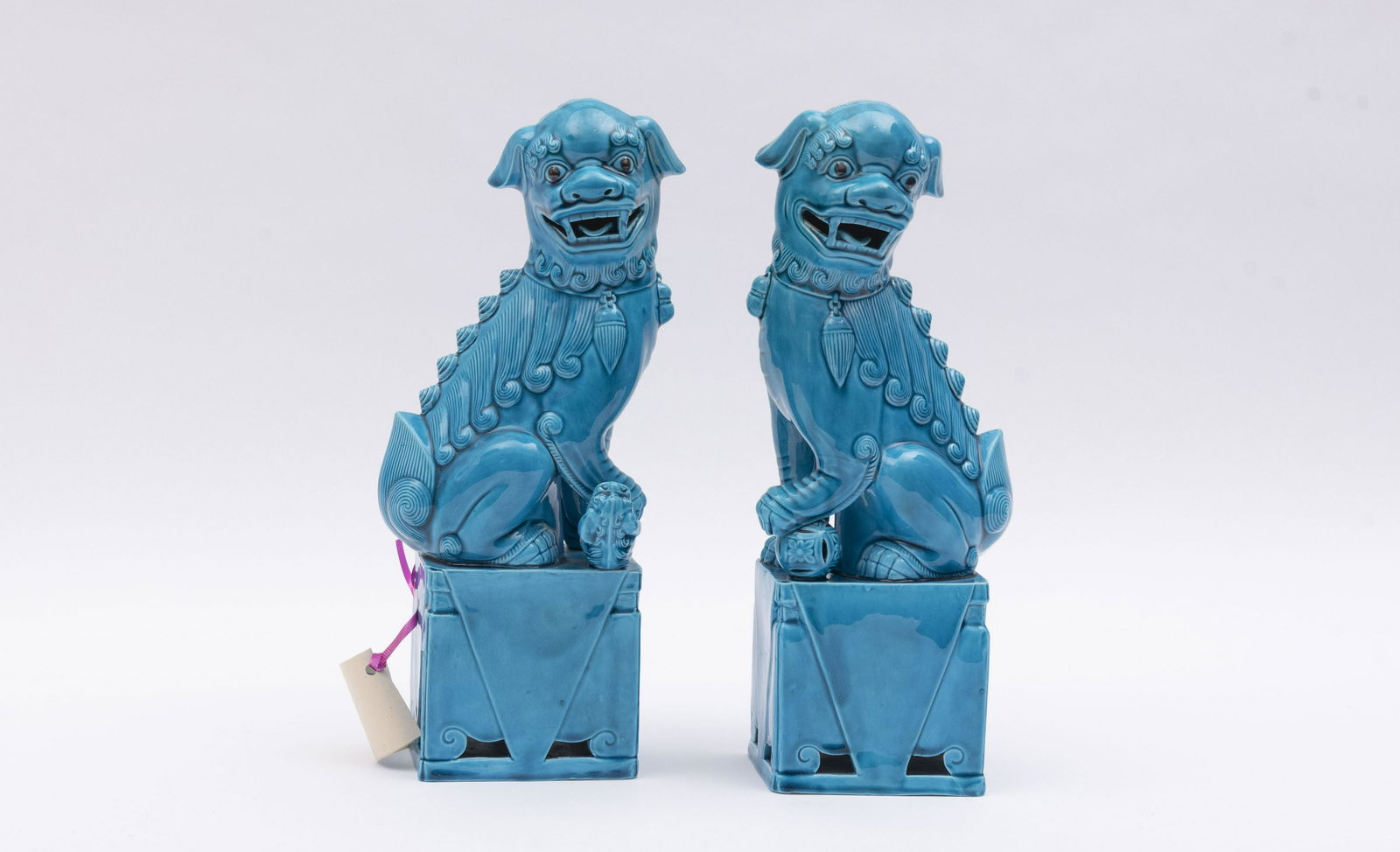 A pair of Chinese turquoise glazed Foo-dogs, 20th (1 of 2)