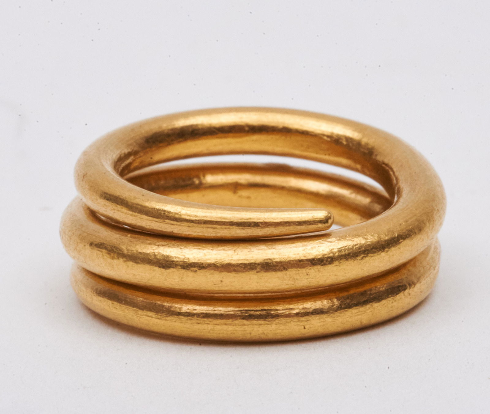 Modern Gold Band (1 of 1)