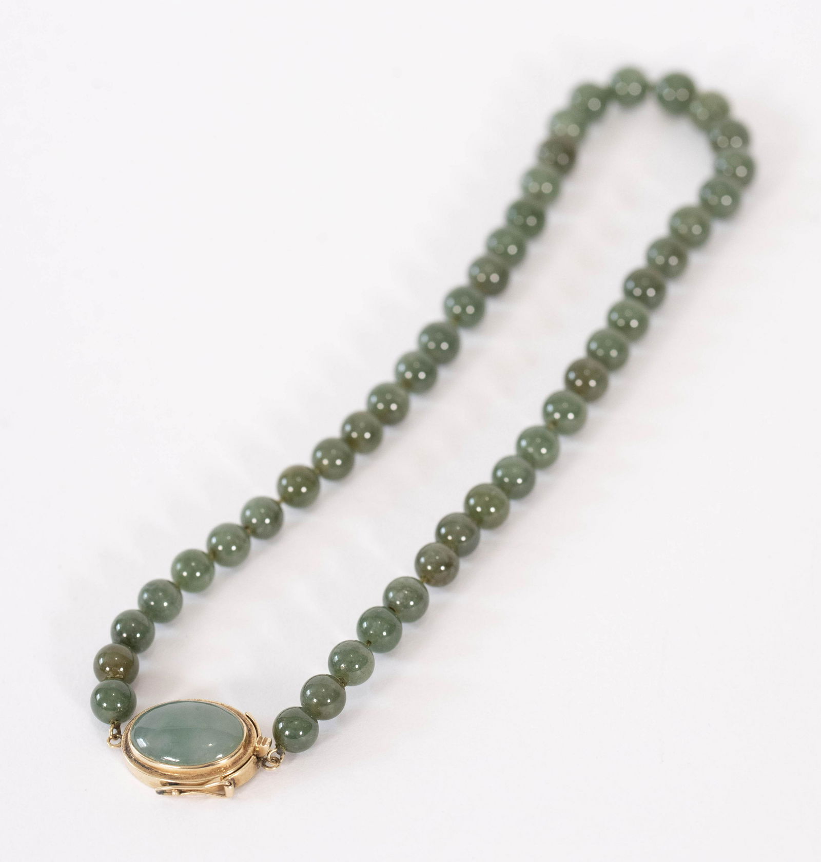 Chinese Jade Bead Necklace (1 of 2)