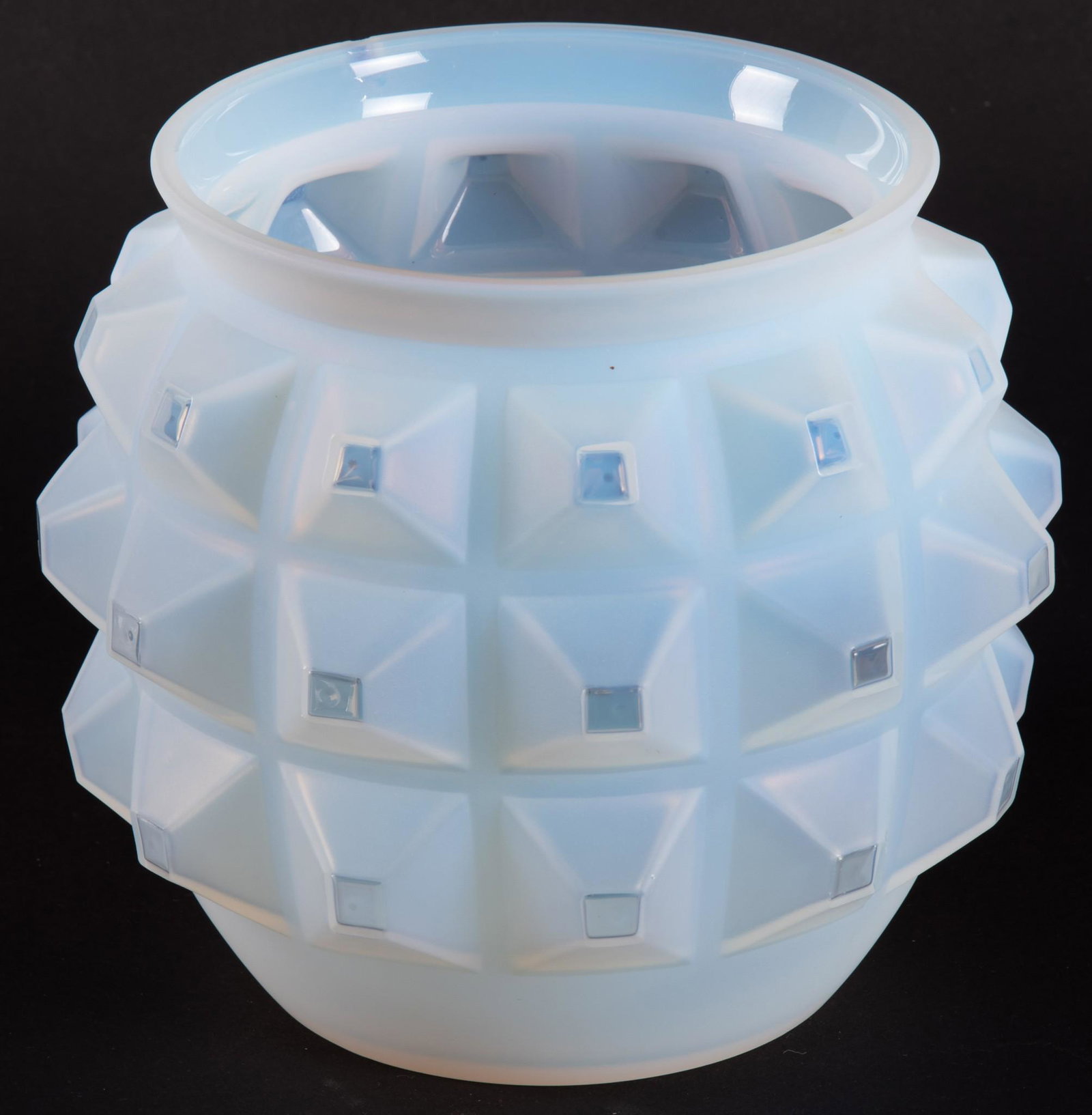 An Art Deco French Vase, Vervil (1 of 4)