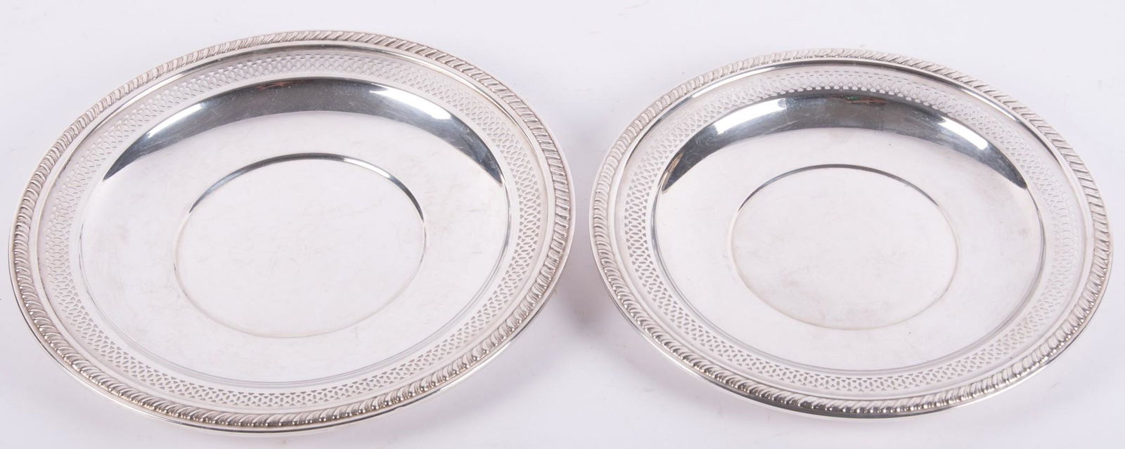 Set of Two Sterling Silver Graduated Serving Plates (1 of 3)