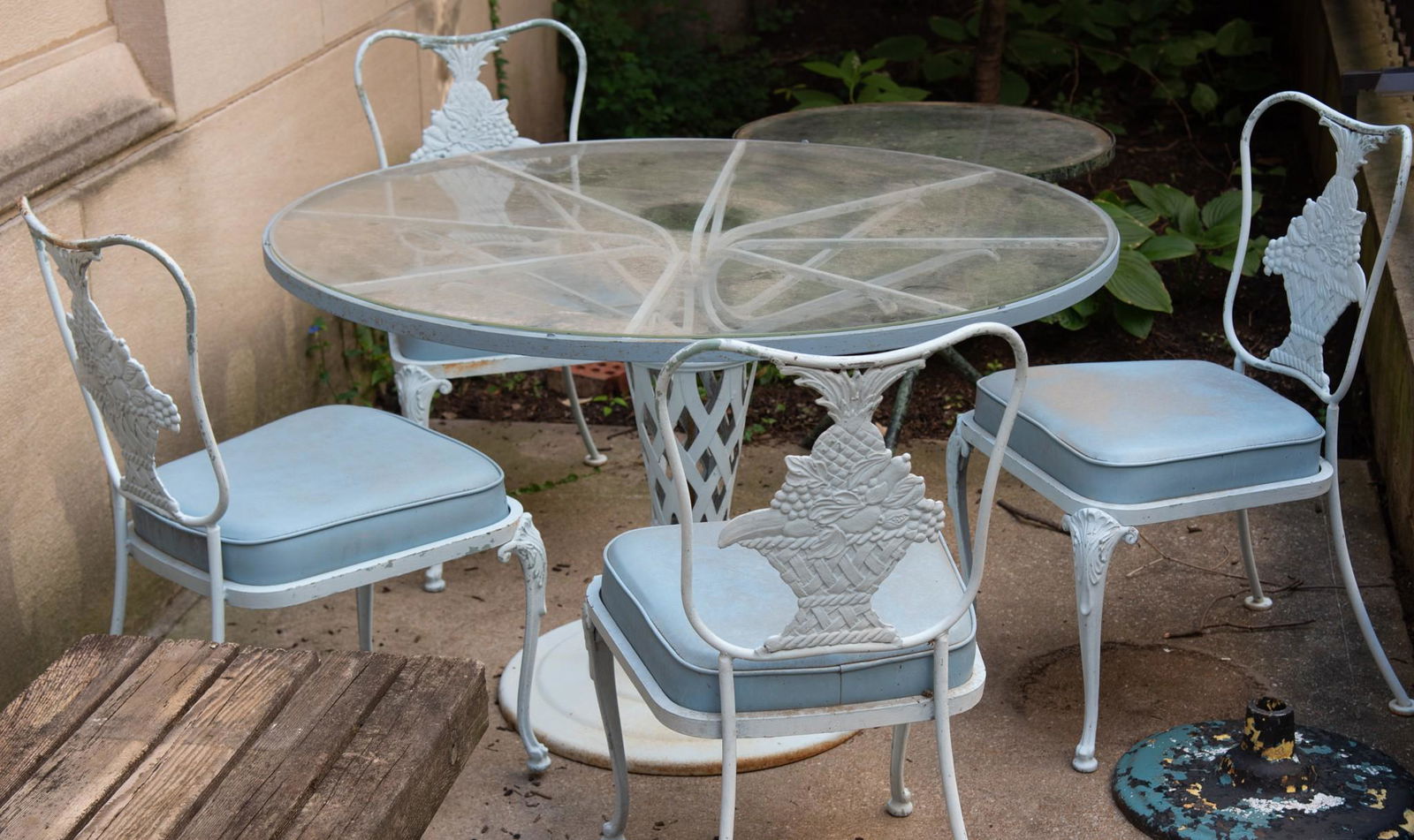 Vintage Patio Ensemble (1 of 4)