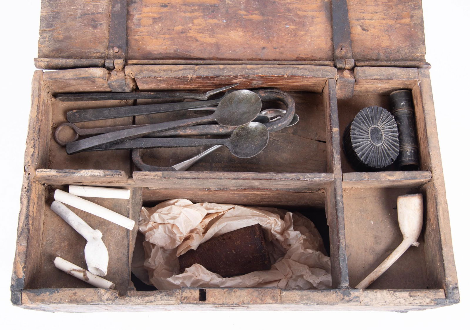 Primitive, Pilgrim Period Type Incised Design Wooden Table Box (1 of 2)
