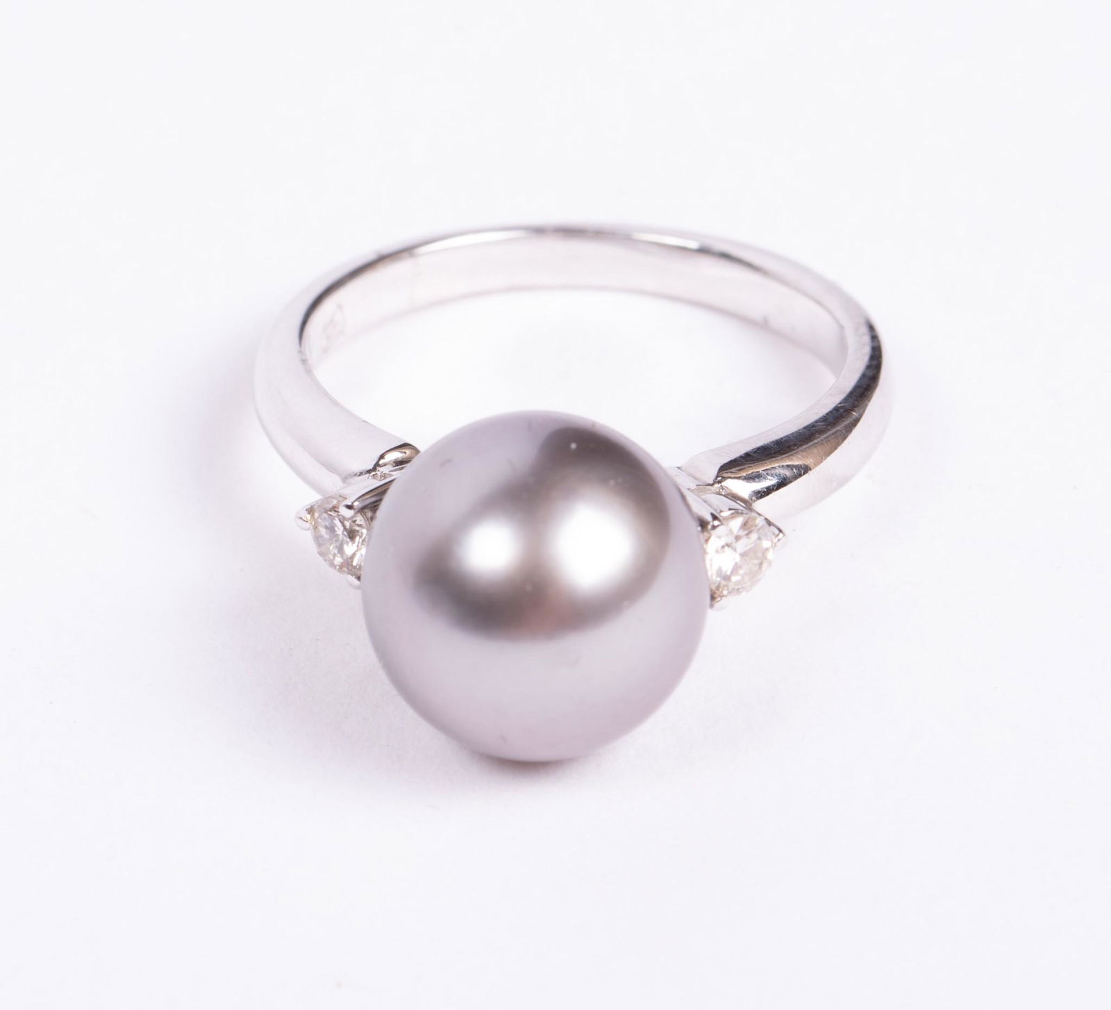 18kt White Gold South Sea Pearl Ring (1 of 2)