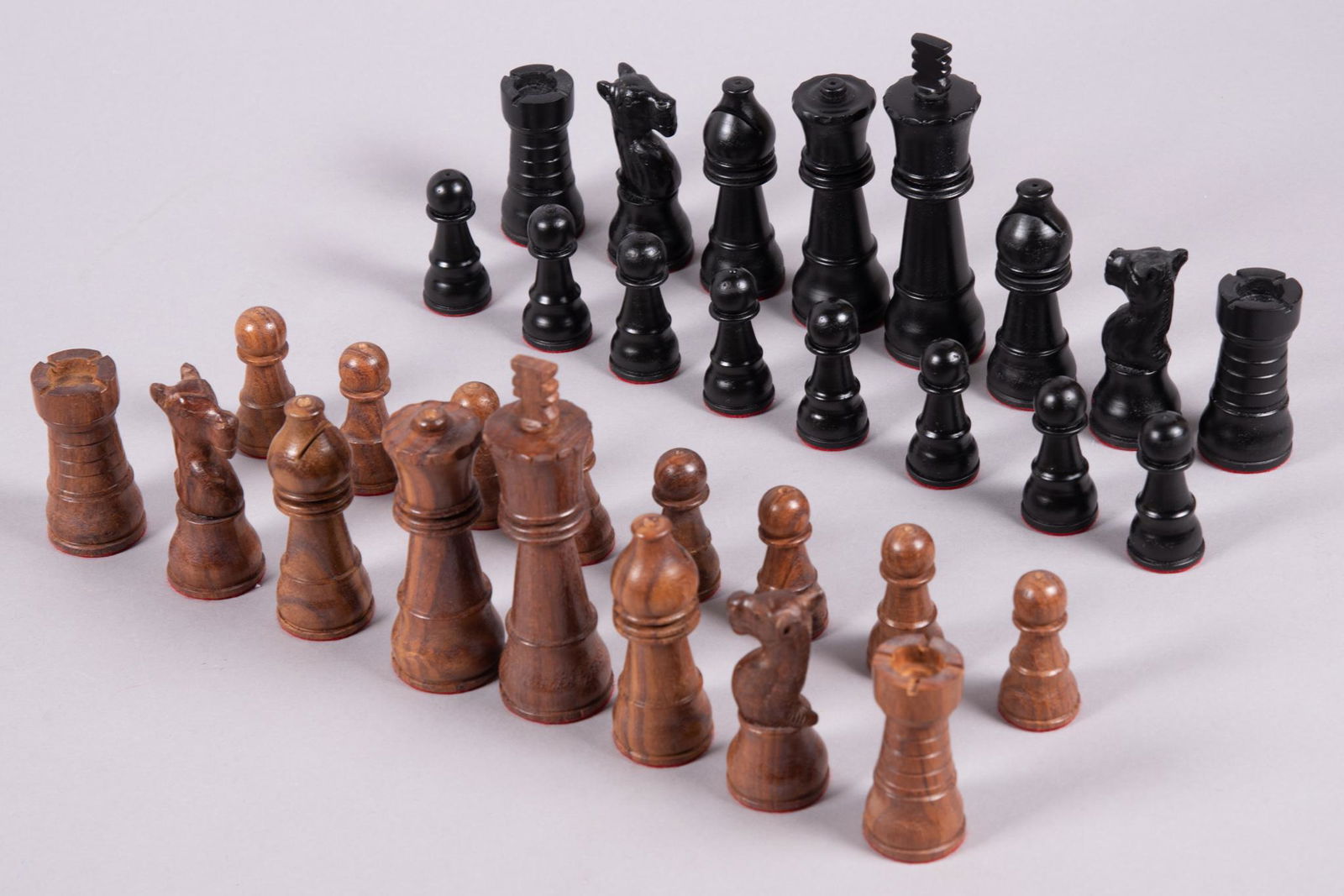 Large Hand Carved Wooden Chess Set: Large Hand Carved Wooden Chess SetModern Staunton adaptation. Excellent Condition. Late 1900King Height 5.0in