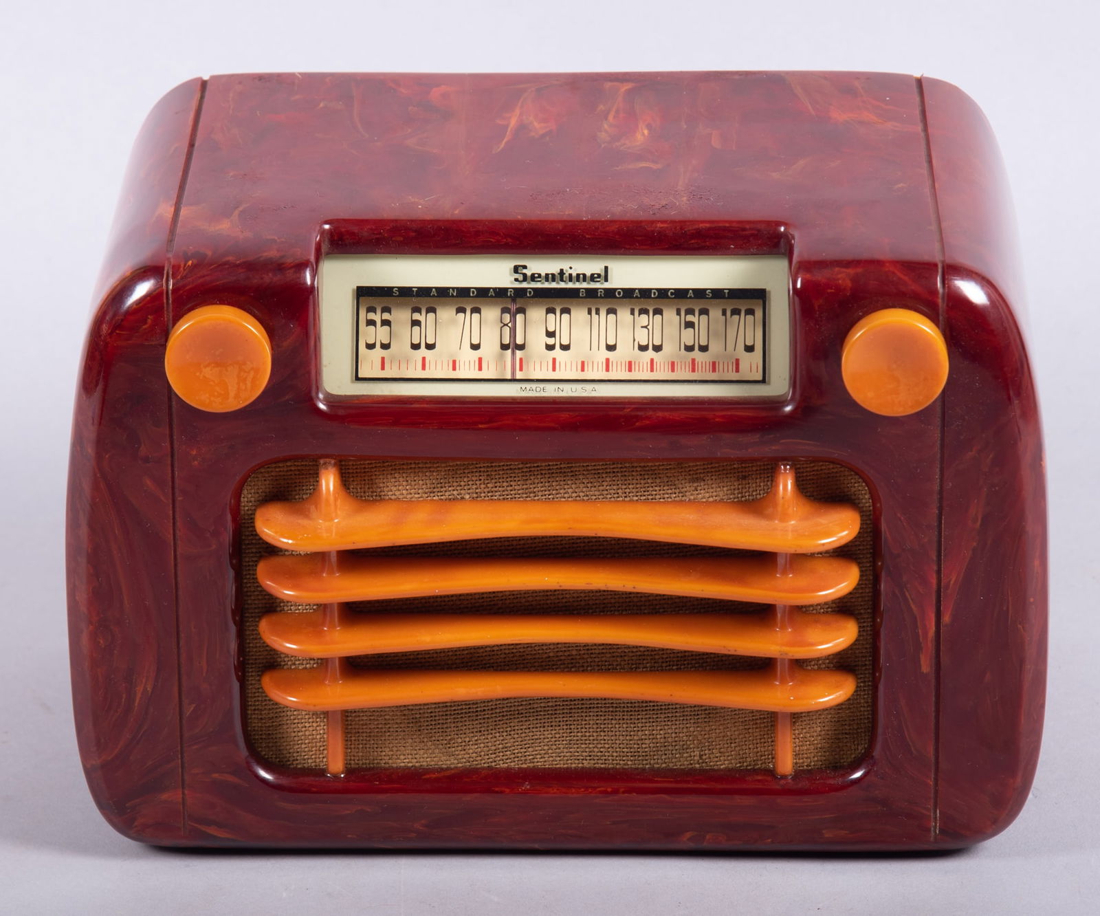 Vintage Sentinel 284 Wavy Grill Catalin Radio (1 of 3)