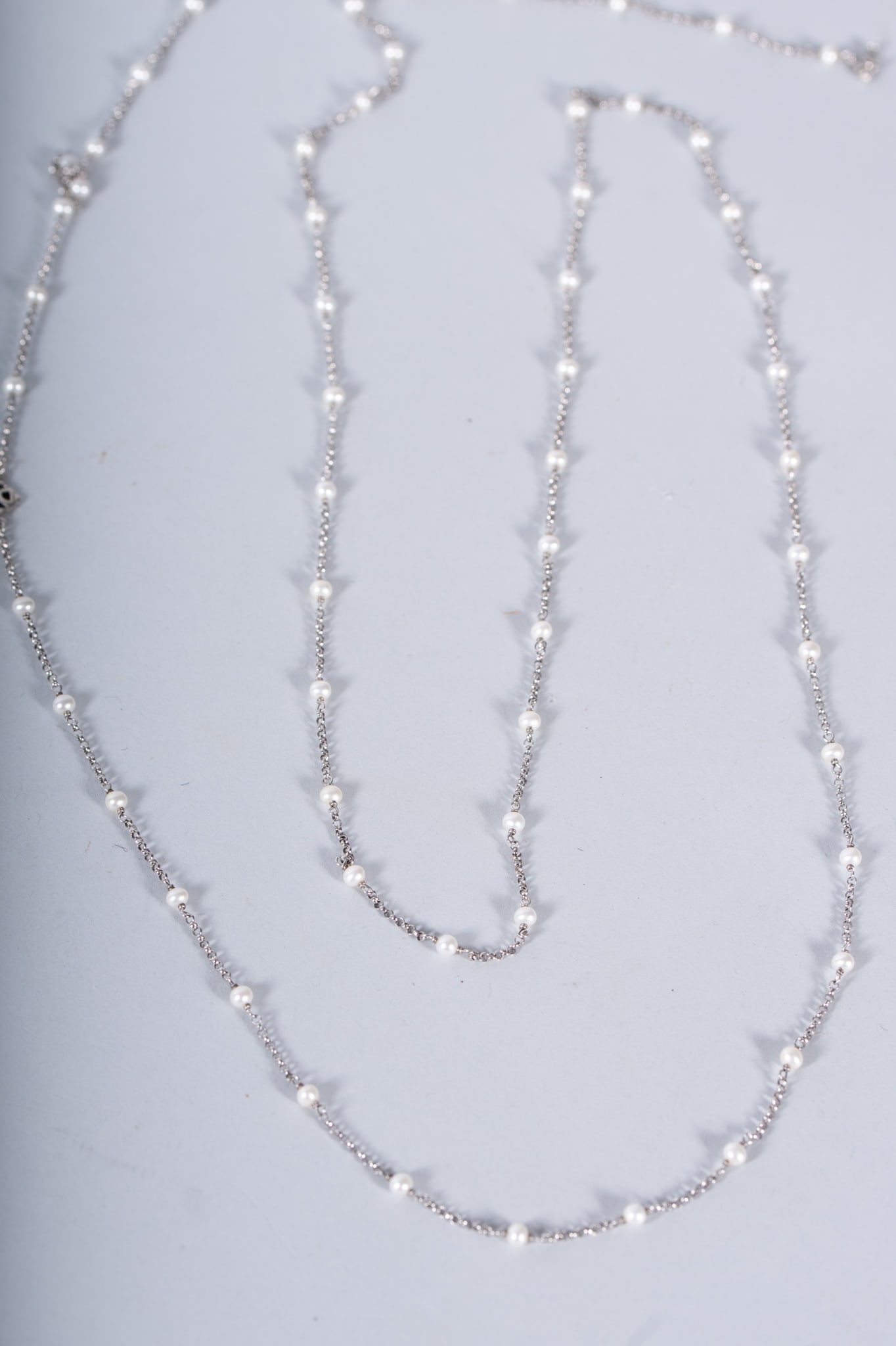 David Yurman Sterling Silver and Freshwater Pearl Necklace: David Yurman Sterling Silver and Freshwater Pearl Necklace Long chain link necklace, 48" long, sterling silver with freshwater pearls, with David Yurman tag