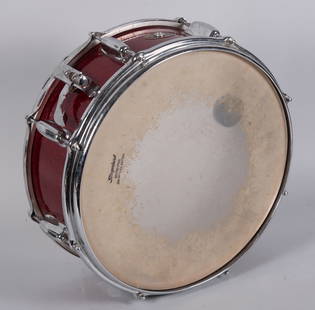 Slingerland "The Red Sparkle" 1962-1970 Snare Drum: Slingerland "The Red Sparkle" 1962-1970 Snare DrumGood condition, in original case with stand and sticks.