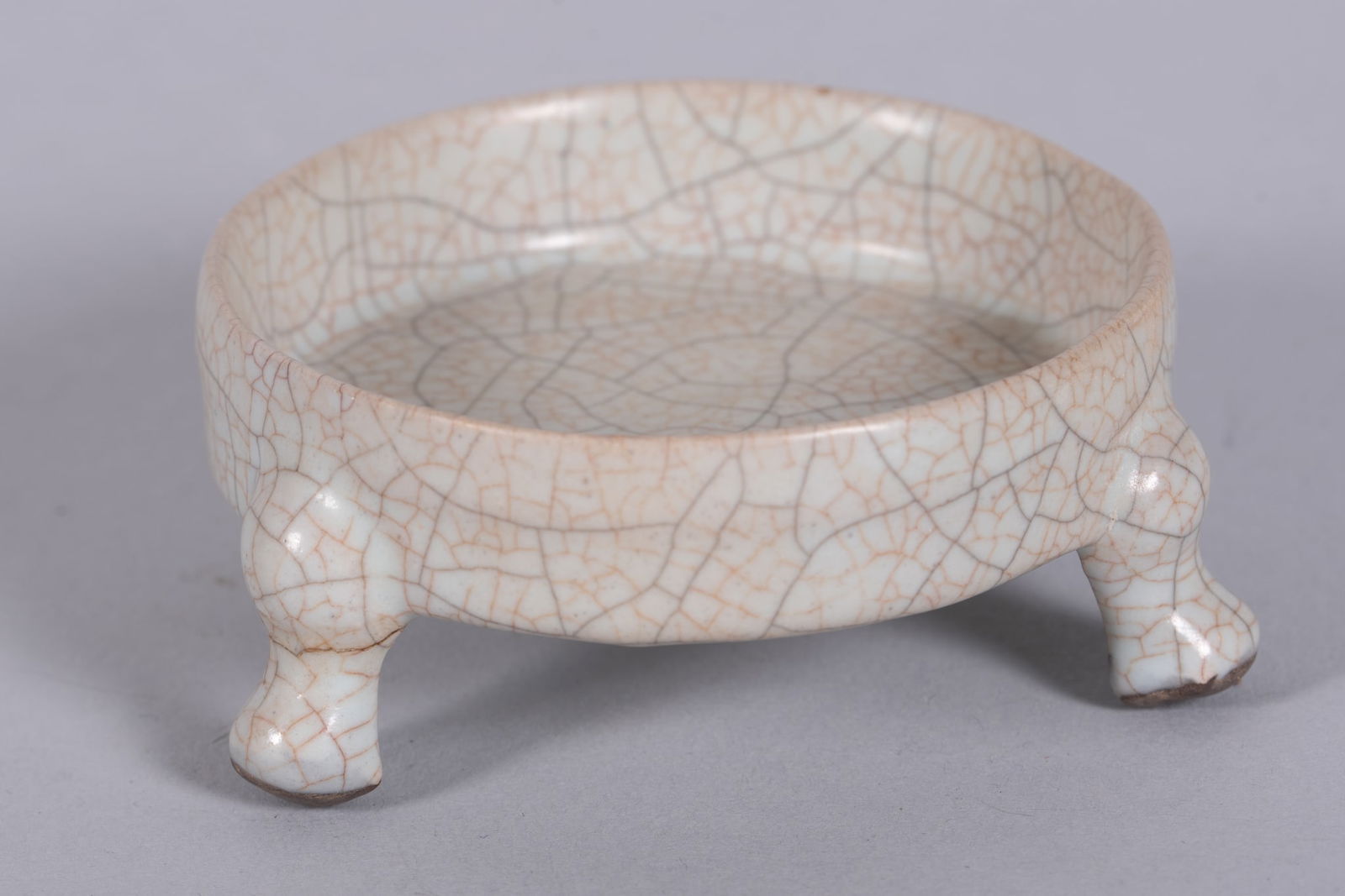 An Antique Chinese Crackle Glaze Wash Pot (1 of 4)