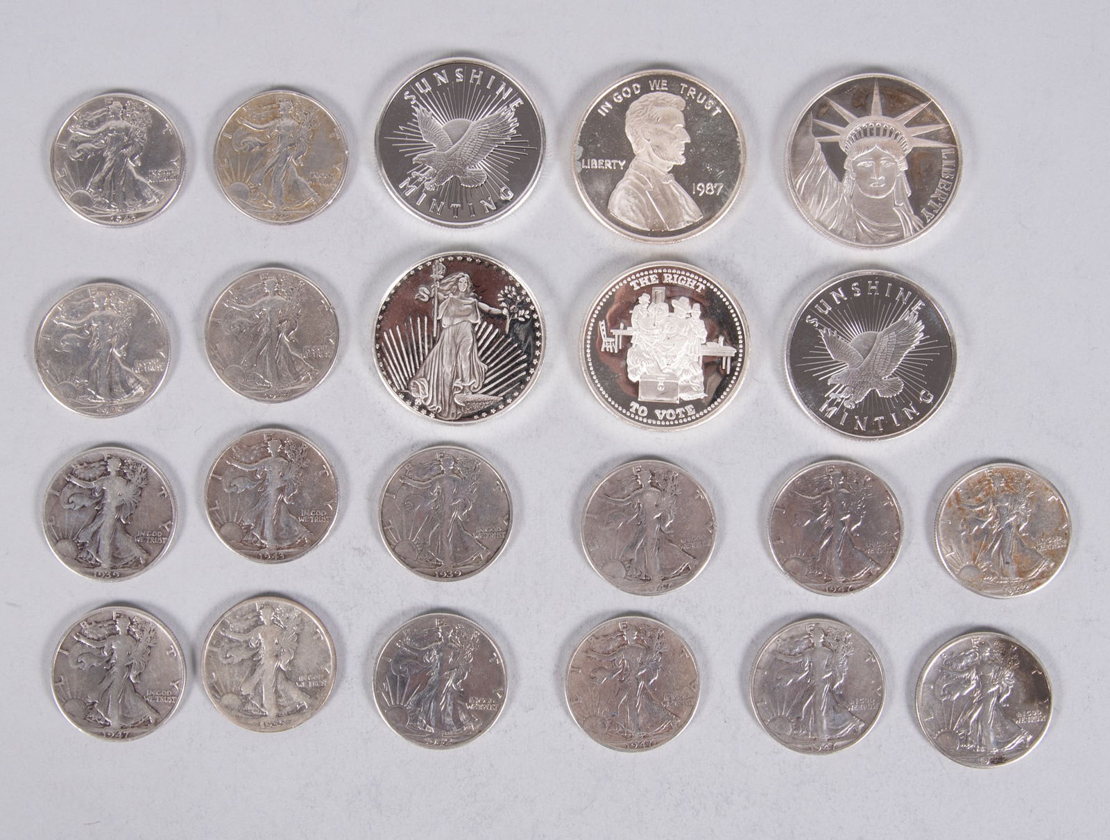 16 Walking Liberty Silver Half Dollars (1935-1947) and 6 mixed silver rounds (1 of 3)