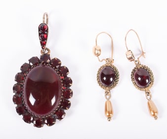 Excellent 18th Century Garnet Pendant w/Earings