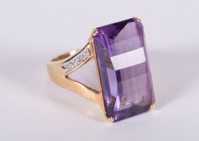 14K Yellow Gold and Amethyst Ring