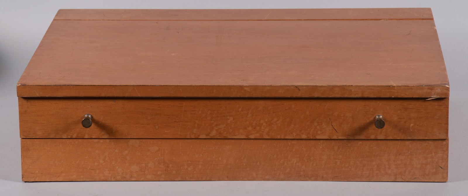 Mid Century Paul McCobb Planner Group Birch Vanity With Mirror: Mid Century Paul McCobb Planner Group Birch Vanity With MirrorOriginal hardware.Provenance: The collection of globally recognized designer, Neil BardonWe are pleased to present the personal collection