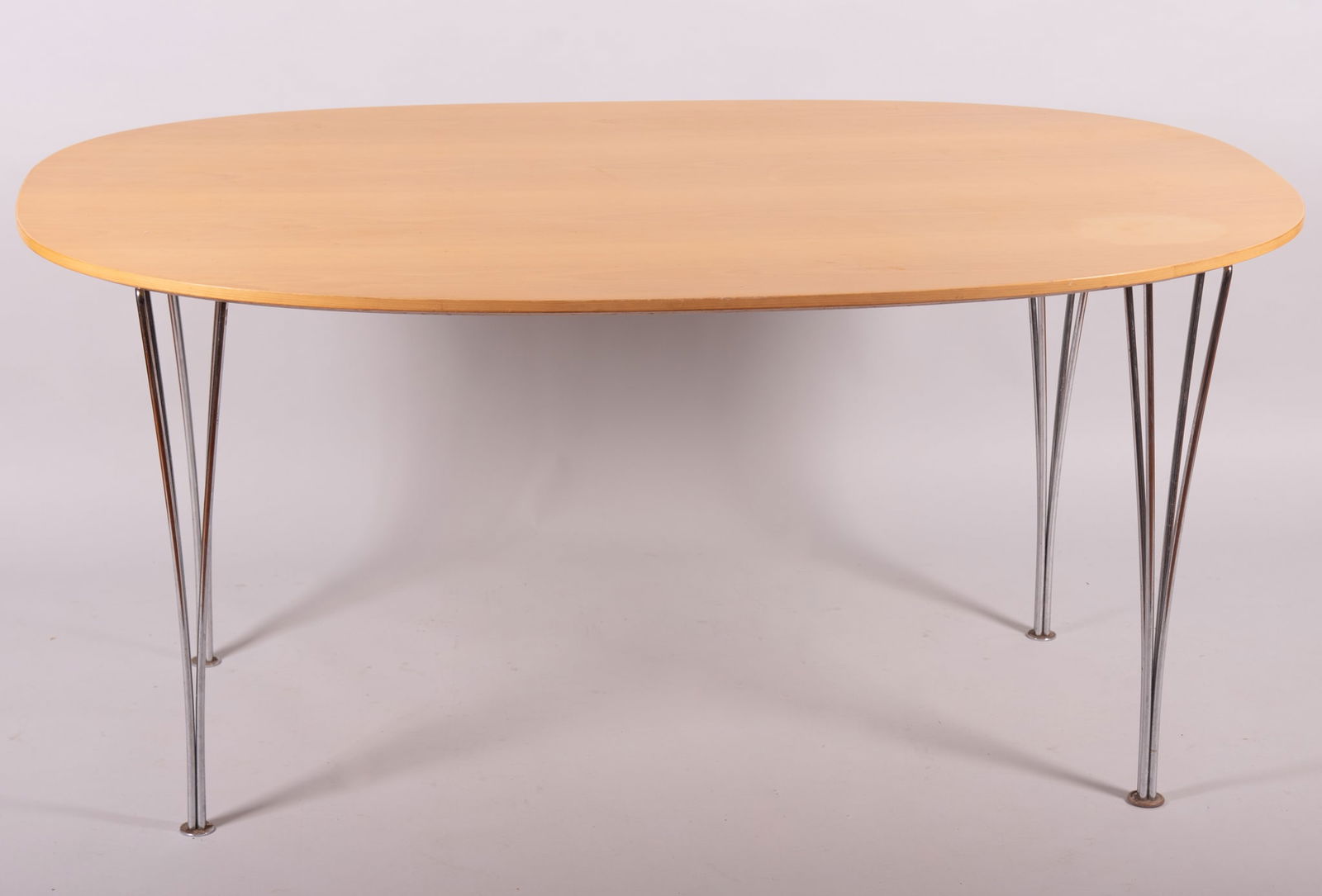 Fritz Hansen Super-Elliptical table designed by Bruno Mathsson, Piet Hein and Arne Jacobsen.: Fritz Hansen Super-Elliptical table designed by Bruno Mathsson, Piet Hein and Arne Jacobsen.