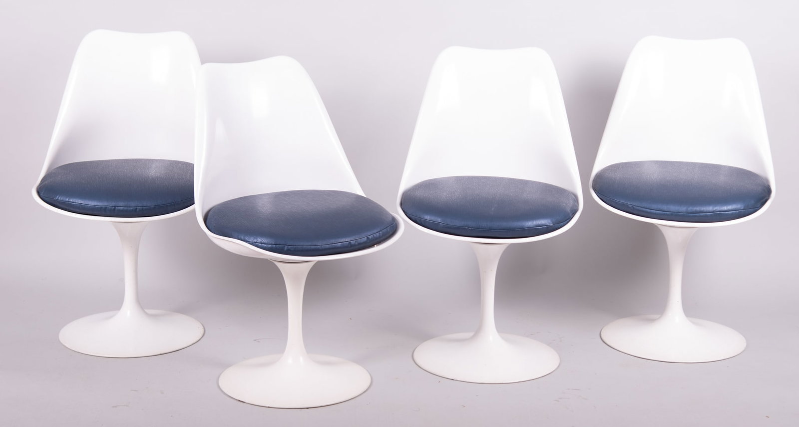Set Of Four Eero Saarinen For Knoll Tulip Chairs (1 of 4)