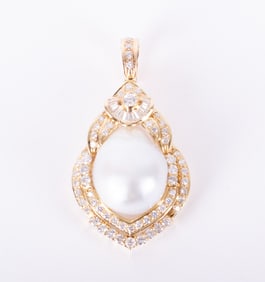 Baroque Pearl/Diamond Pendant in 14K Yellow Gold