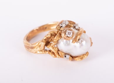 18K Yellow Gold Baroque Pearl Ring with Diamonds