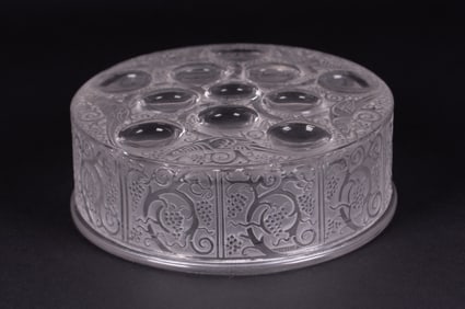 A Vintage Lalique Rogers Pattern Dresser Box