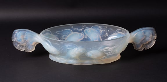 A Large Verlys Art Deco Opalescent Glass Center Bowl