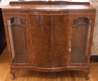 Queen Anne Design Burl Vitrine Cabinet