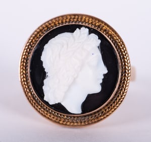 Antique Cameo Ring set in 14K Yellow Gold
