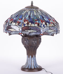 Tiffany Style Table Lamp with Dragonfly Shade
