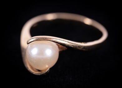 10K Yellow Gold Pearl Ring