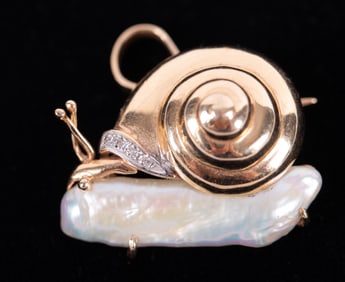 Charming 14K Yellow Gold Snail Brooch/Pendant