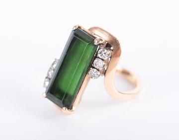 18K Yellow Gold Green Tourmaline Diamond Ring