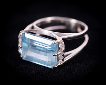 14K White Gold Blue Topaz Diamond Ring