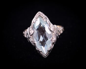 Vintage 14K White Gold Filigree Aquamarine Ring