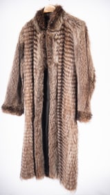 Ladies Full Length Raccoon Coat Retailed by Andrea Dymond, London, New York