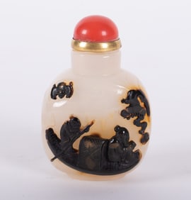 Carved Agate Snuff Bottle