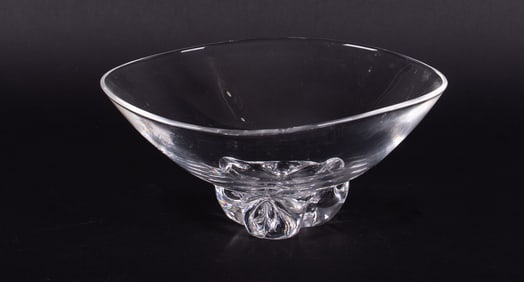 A Steuben Mid-Century Center Modern Bowl