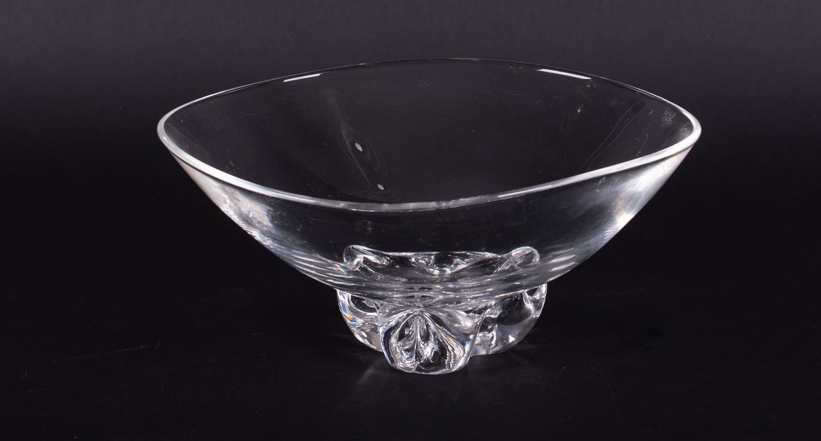 A Steuben Mid-Century Center Modern Bowl (1 of 4)