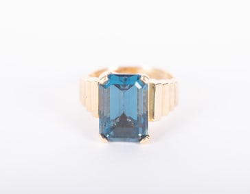 Stunning 14k Yellow Gold Blue Topaz Ring
