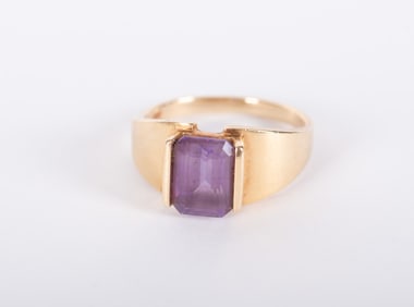 14k Yellow Gold Amethyst Ring