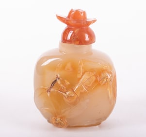 A Chinese Carved Hardstone Snuff Bottle with Grasshopper
