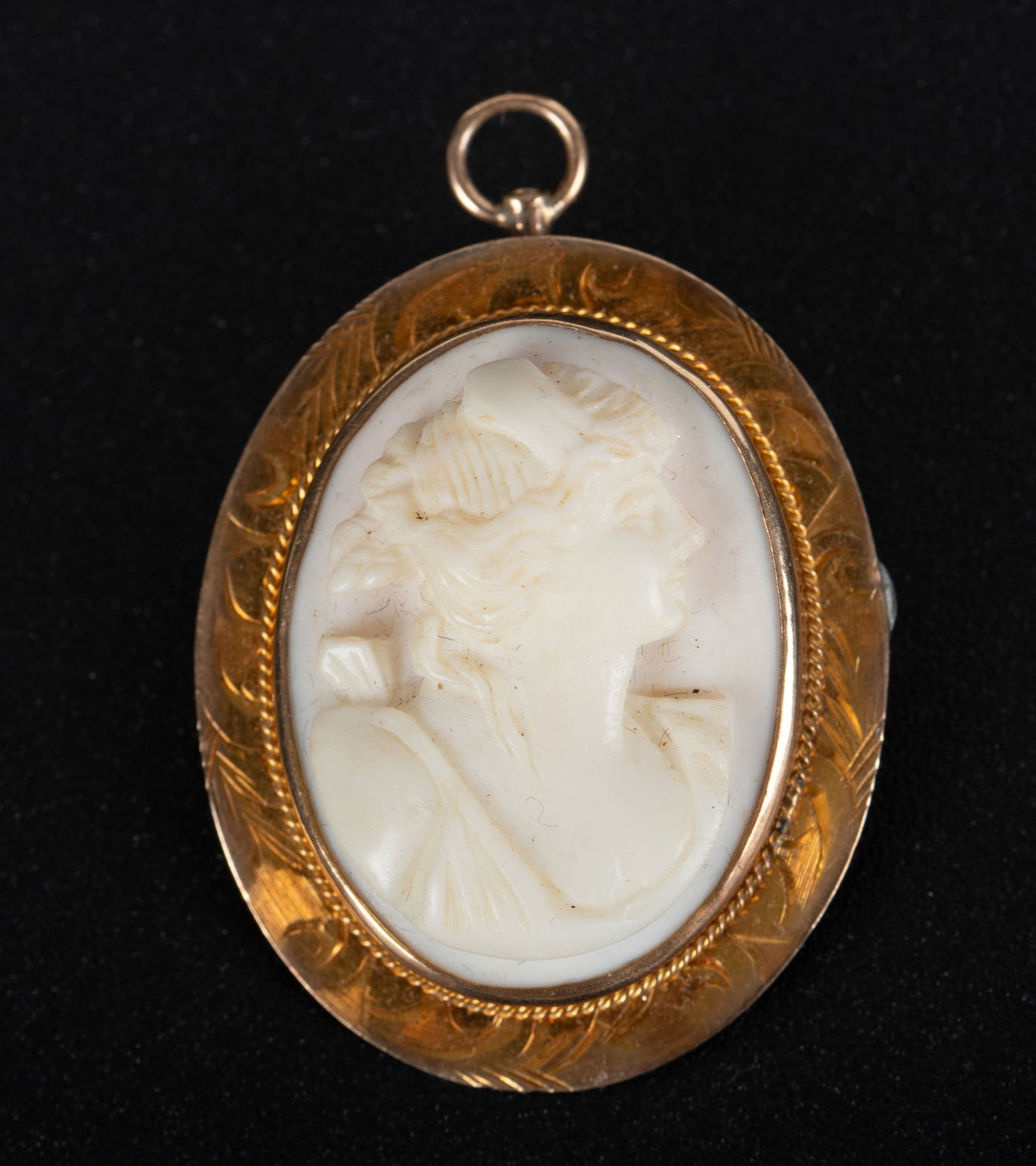 Antique 14K Yellow Gold Pink Coral Cameo Brooch