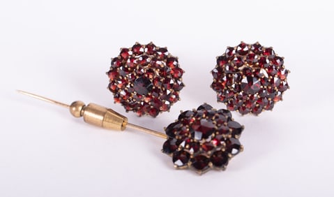 Antique 14K Yellow Gold Garnet Cufflinks & Stickpin