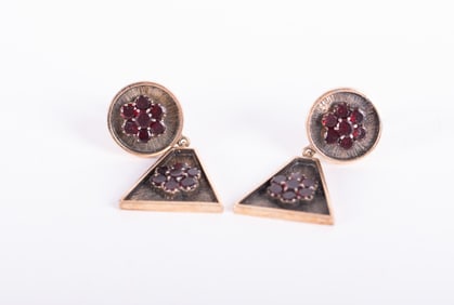 Vintage 14K Yellow Gold Garnet Drop Earrings