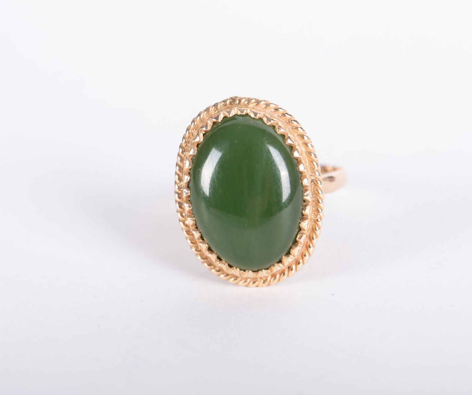 Vintage 18K Yellow Gold Ring set with a Chrysoprase Cabochon (1 of 2)