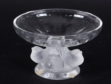 A Lalique Crystal Nogent Sparrow Coupe