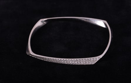 18k Tiffany & Co White Gold and Diamond Bangle by Frank Gehry