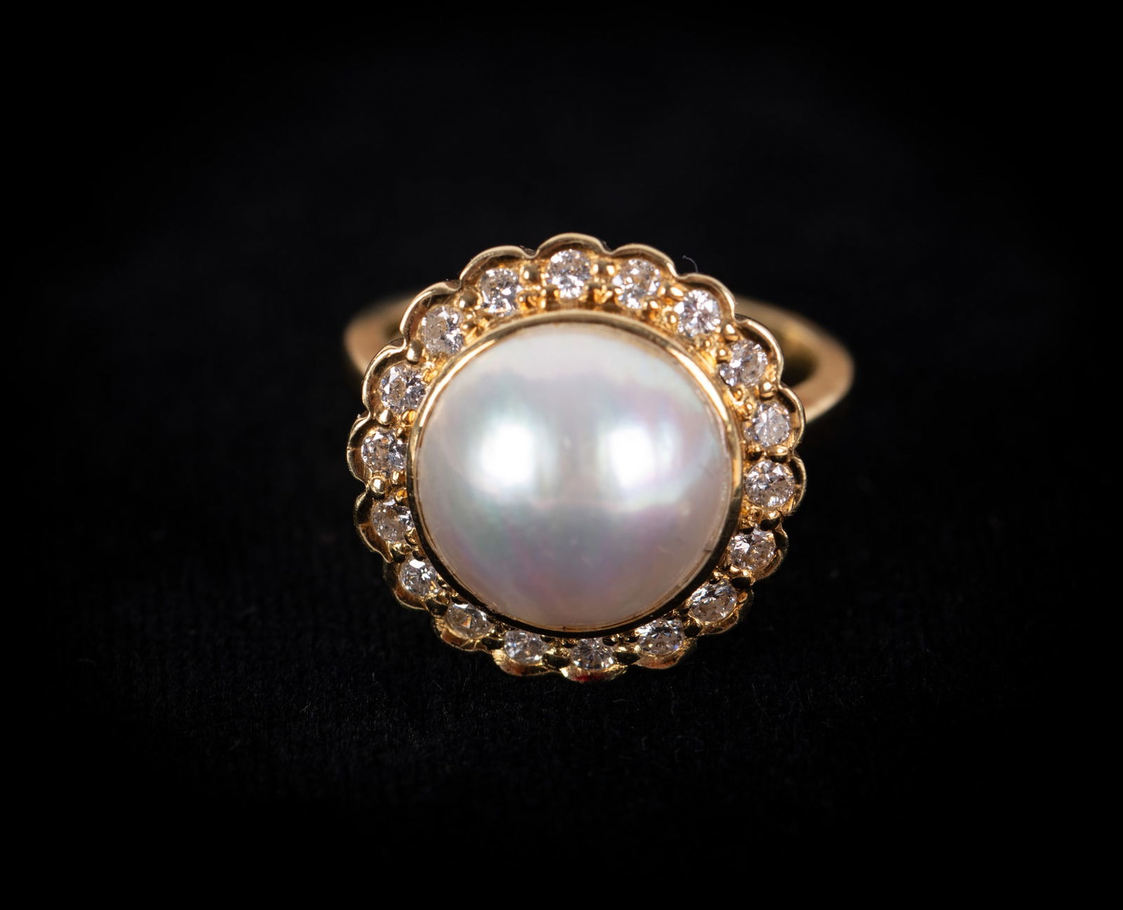 Excellent 18K Yellow Gold Mabe Pearl Diamond Ring (1 of 2)