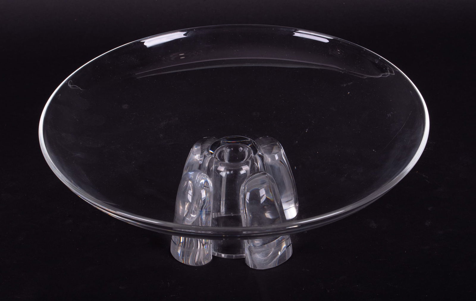 A Large Steuben Footed Steuben Crystal Centerpiece Bowl (1 of 4)