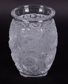 A Lalique Crystal Bagatelle Vase