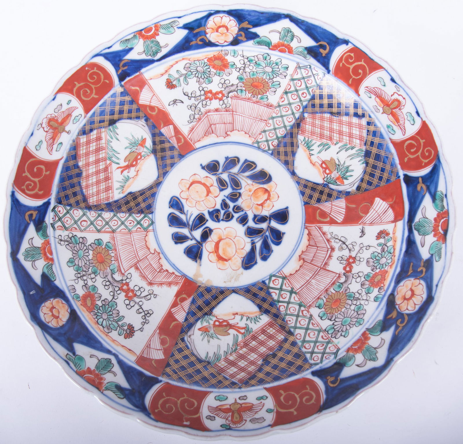A Japanese Porcelain Imari Charger (1 of 4)