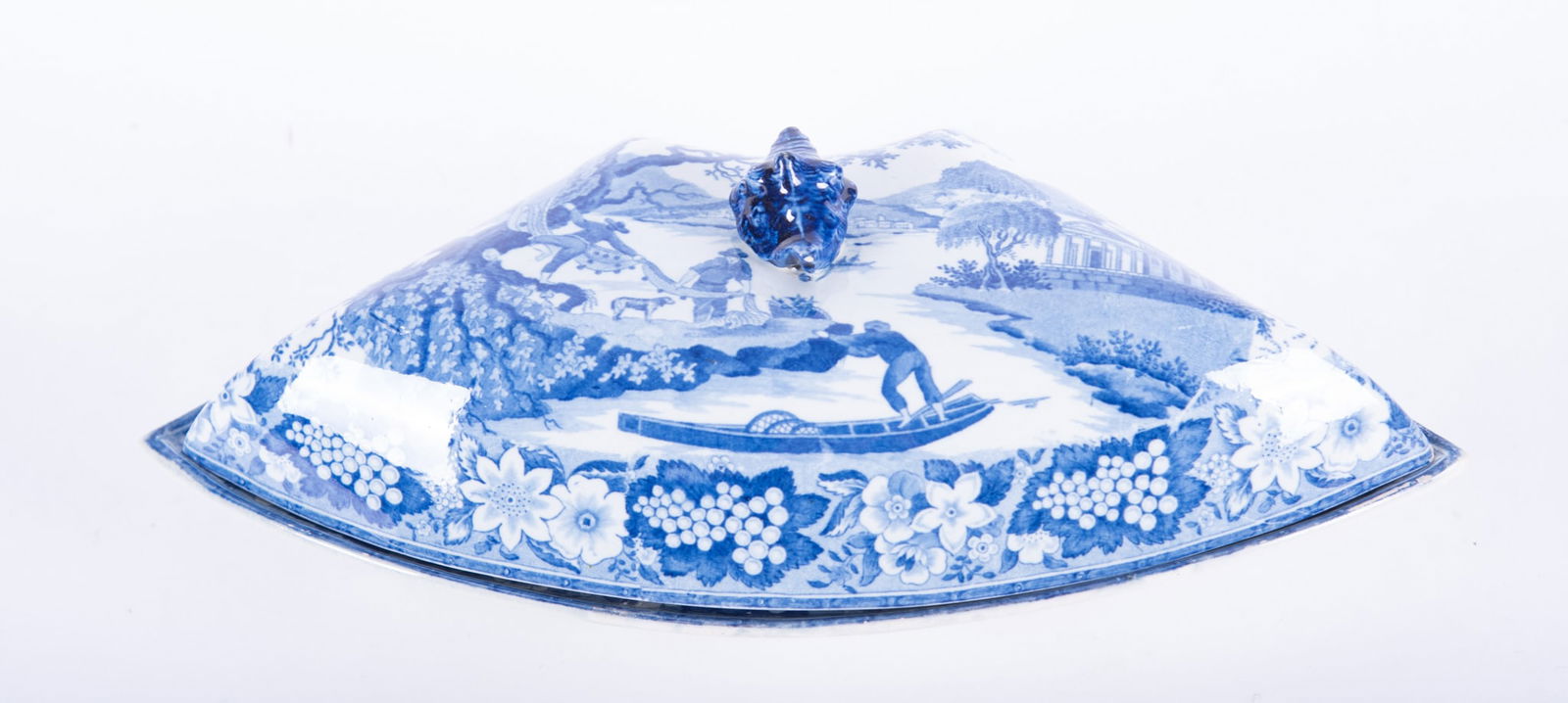 An Early Staffordshire Covered Blue Transferware Covered Dish, Fisherman with Nets (1 of 4)
